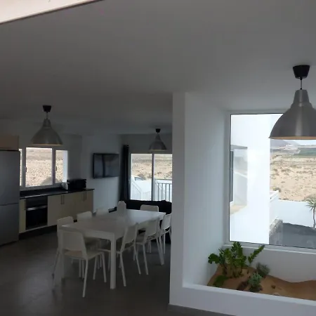 Lanzarotearena Villa *